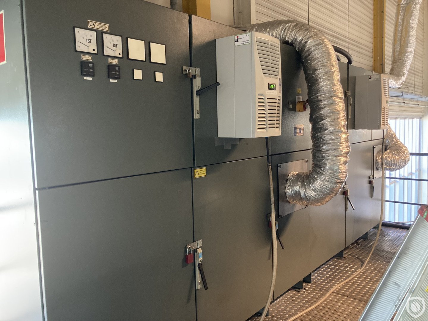 IST control cabinet