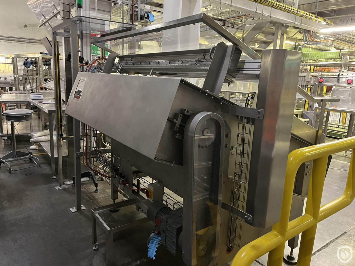 Canline trayfeeder