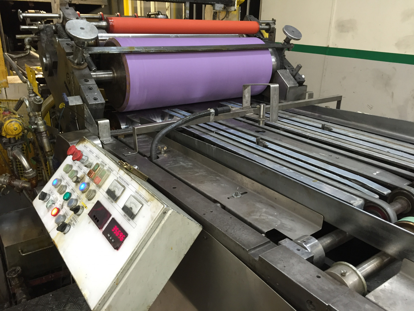 Ratcliff E varnish coating machine sheet feeder Cazander